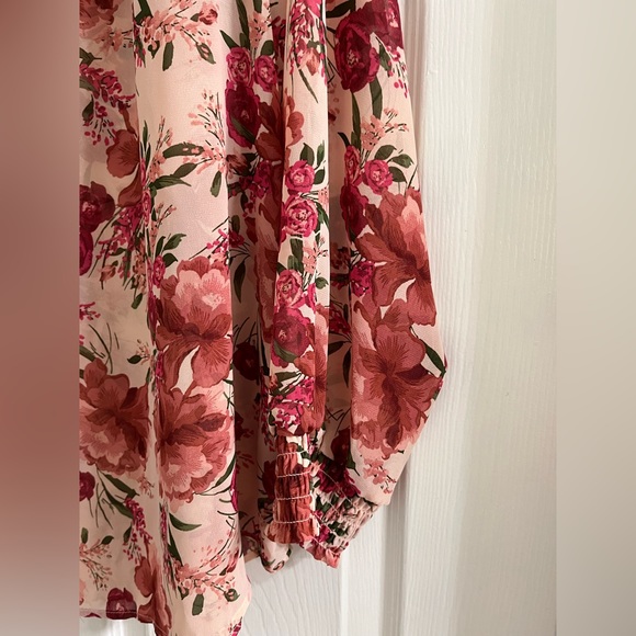 Torrid Size 2 Floral Blouse 🩷 NEW WITH TAGS - Picture 7 of 12